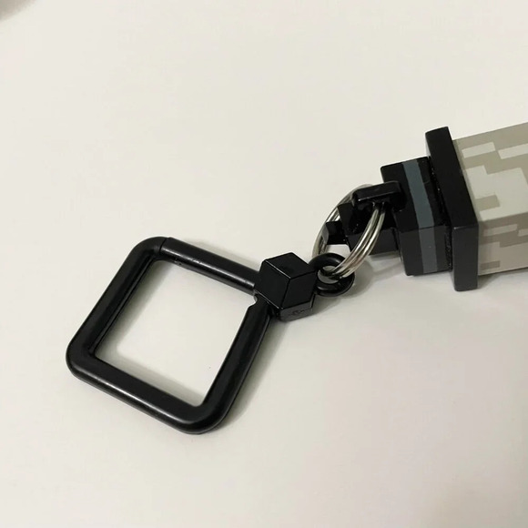 Minecraft Witch Keychain Hanger and Mini Figure Alex with Boat - Picture 9 of 15